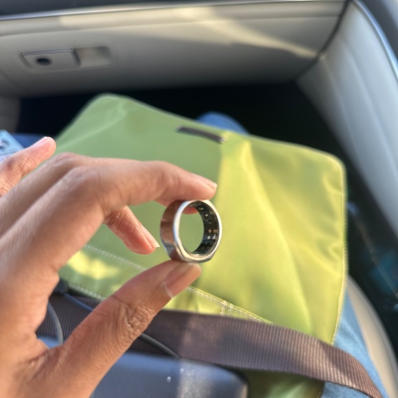 Oura Ring - Heritage Silver Size 7 - Picture 2 of 4